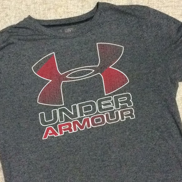 Under Armour Other - Under Armour Boys YXL short sleeve gray loose Under Armour Other - Under Armour Boys YXL short sleeve gray loose